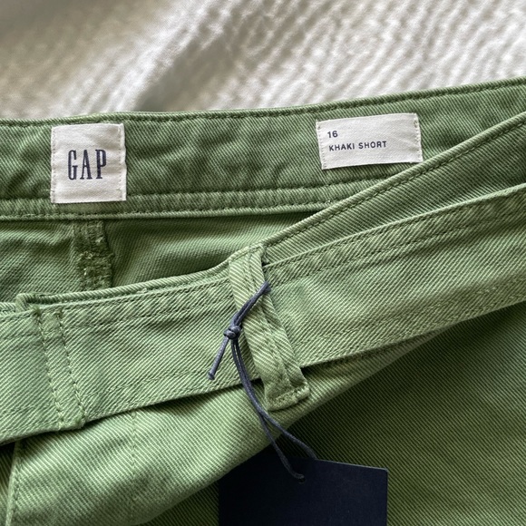 GAP Green Belted High Rise Shorts - Picture 6 of 8